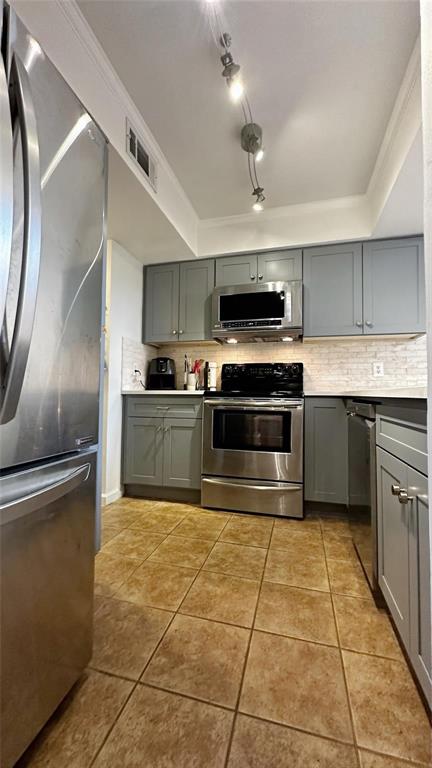 La Buea Vida - Residential Lease