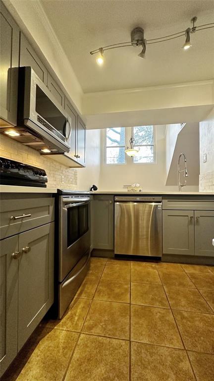 La Buea Vida - Residential Lease