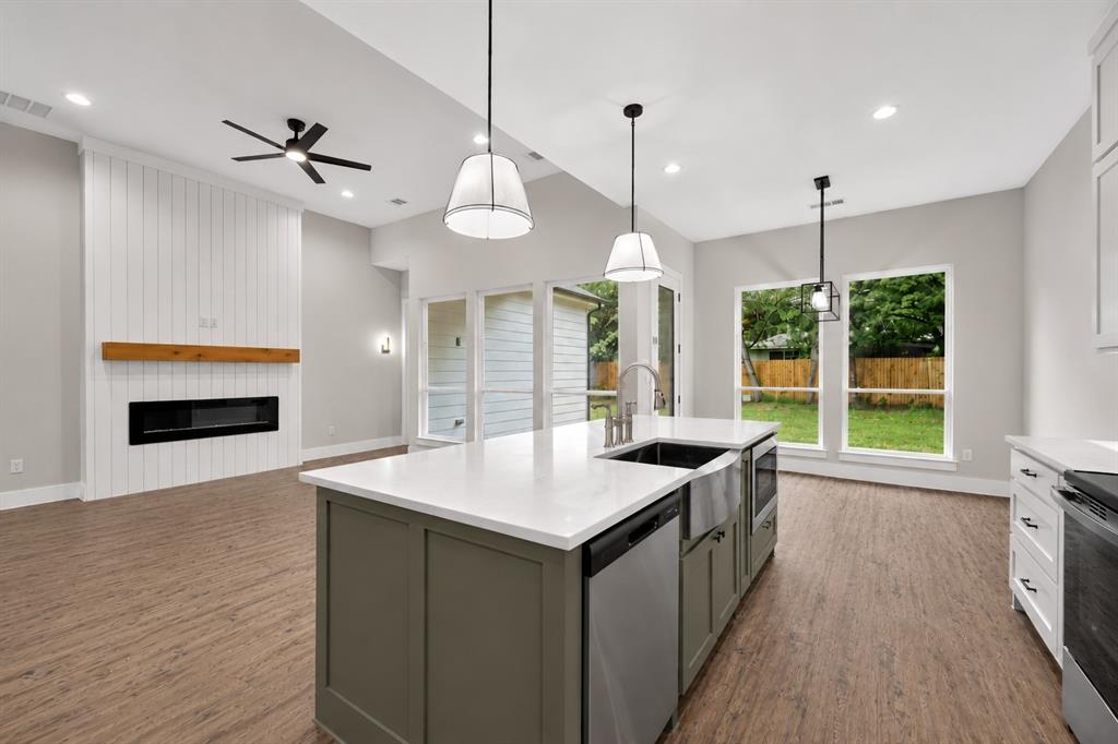 4323 Metropolitan Avenue
