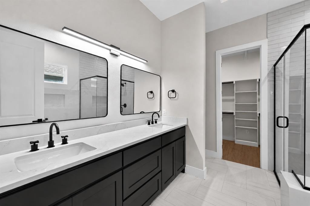 4323 Metropolitan Avenue