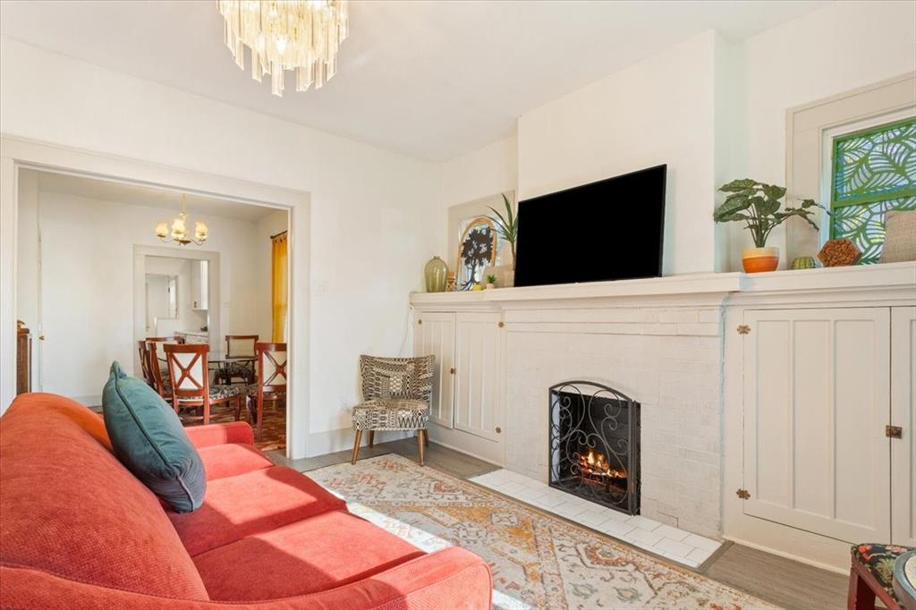 UNIVERSITY HIEGHTS - Residential