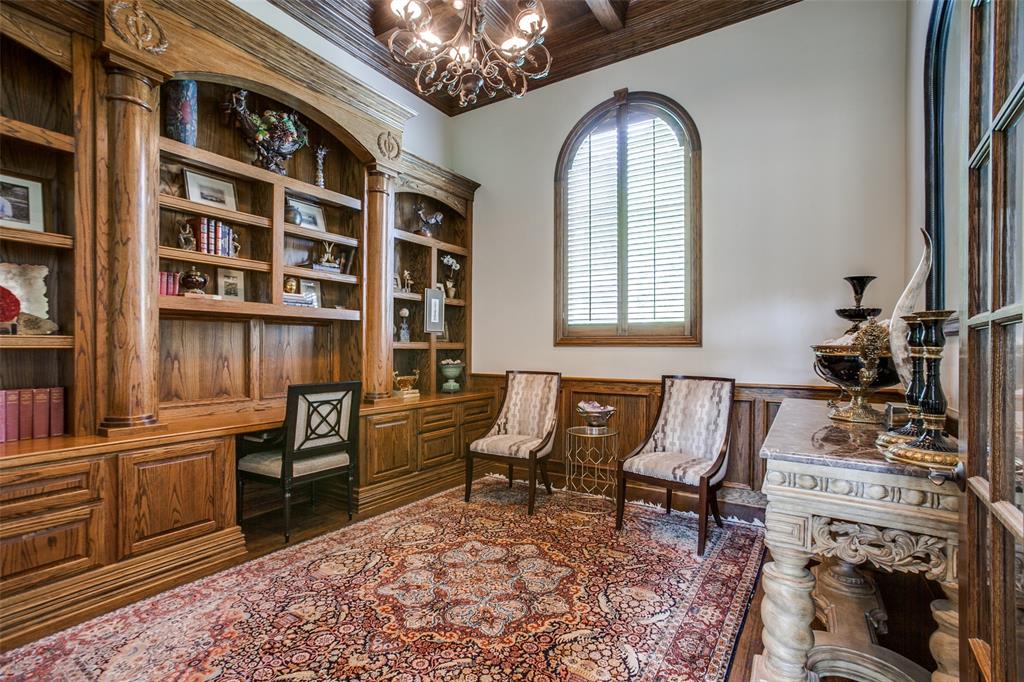 Royal Crest - Residential