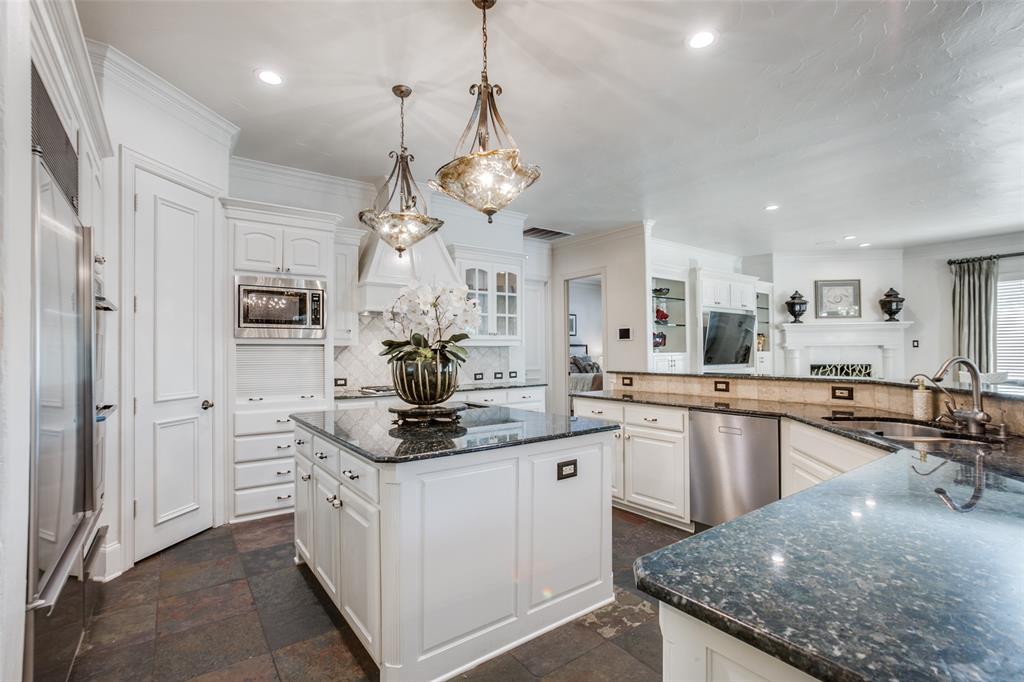 Royal Crest - Residential