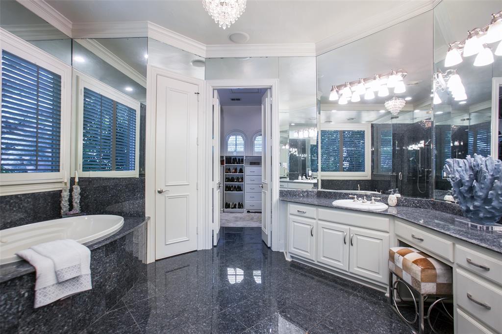 Royal Crest - Residential