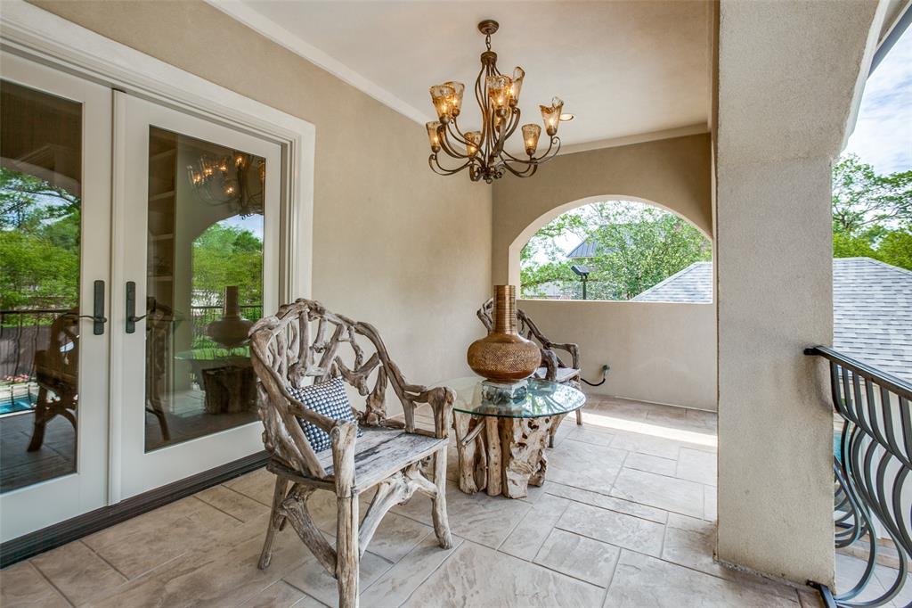 Royal Crest - Residential