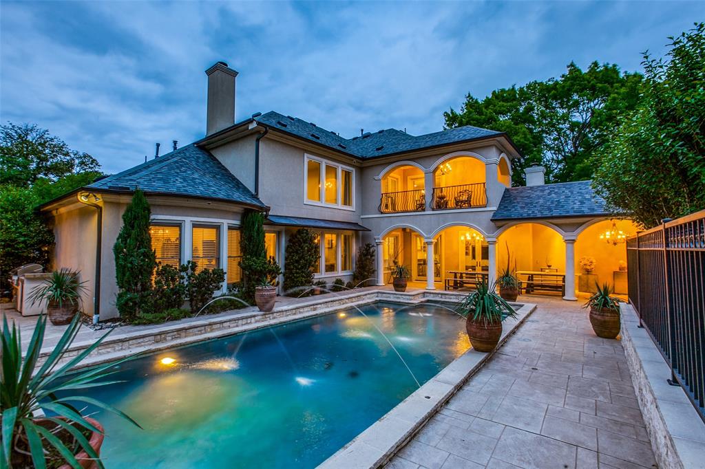 Royal Crest - Residential