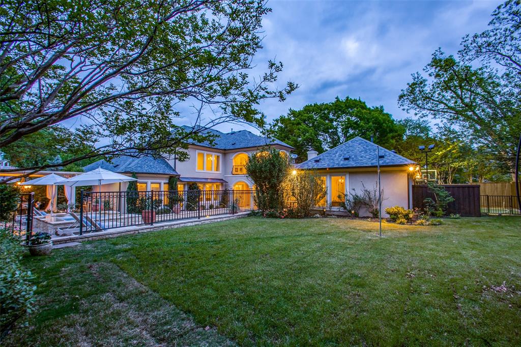 Royal Crest - Residential