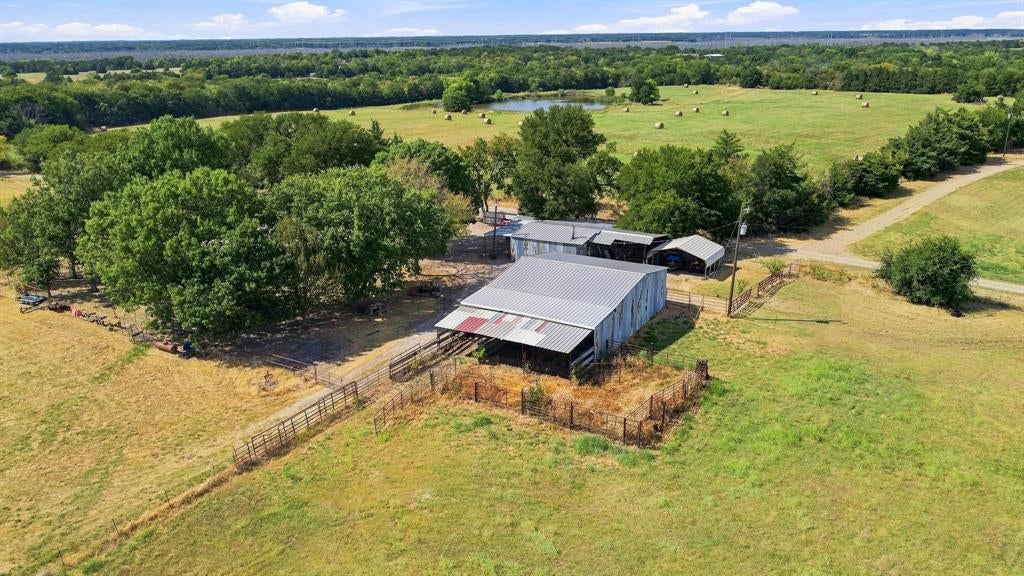 878 County Road 2900