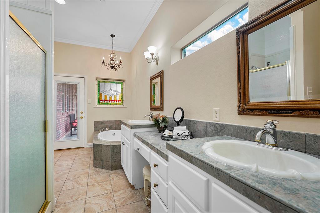 Greenville, Texas 75402, United States, 4 Bedrooms Bedrooms, ,4 BathroomsBathrooms,Residential,Pending,8608