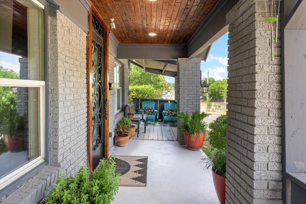 2506 Vaughn Boulevard