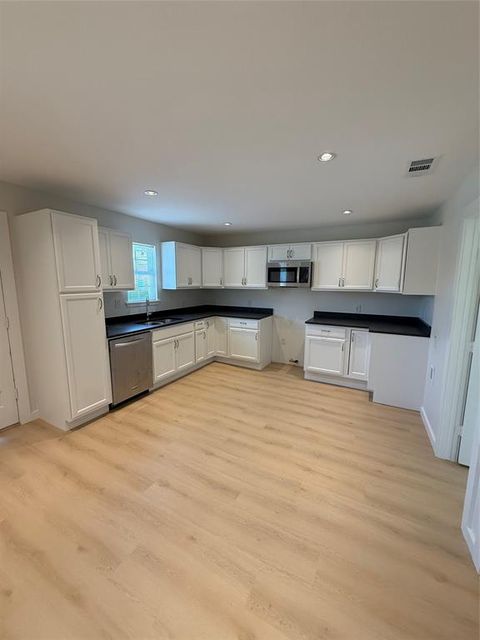 Photo of 3113 Navaro Street, Dallas, TX 75212 (MLS # 21229322)