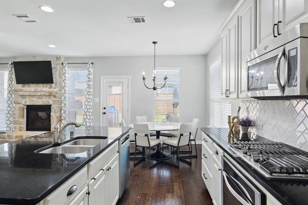 3200 Hawks View Lane
