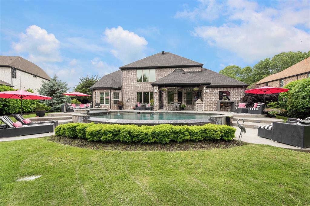 1005 Mallard Lakes Drive
