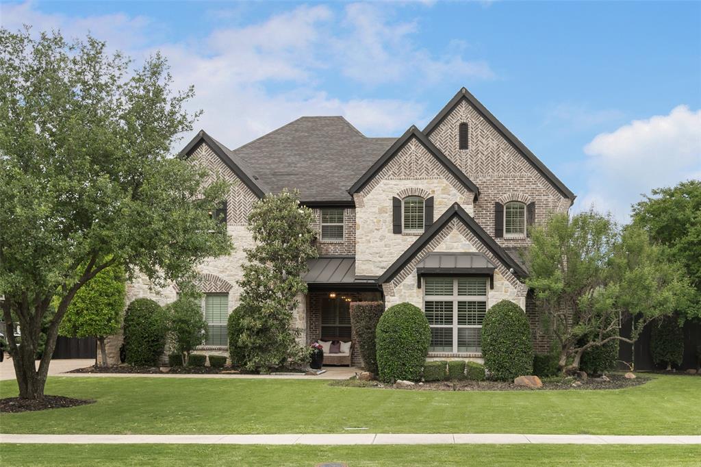 1005 Mallard Lakes Drive