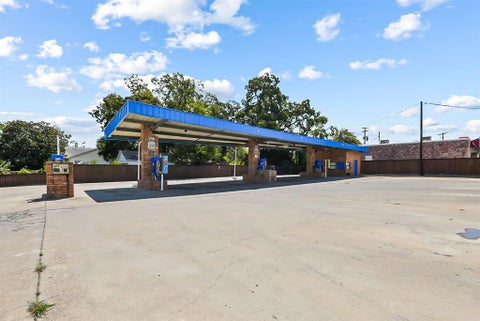 Photo of 1445 W 2nd Avenue, Corsicana, TX 75110 (MLS # 21387191)