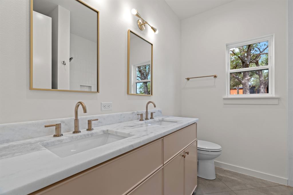 Aurthor's Corner - Residential