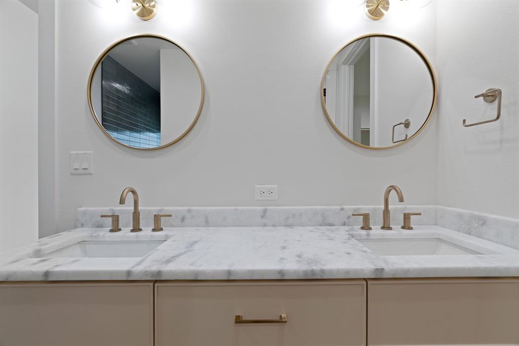 Aurthor's Corner - Residential