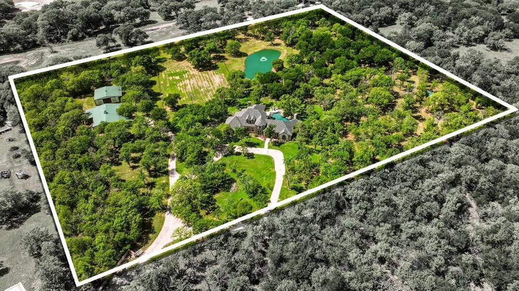 Photo of 400 Porter Road, Bartonville, TX 76226 (MLS # 21262383)