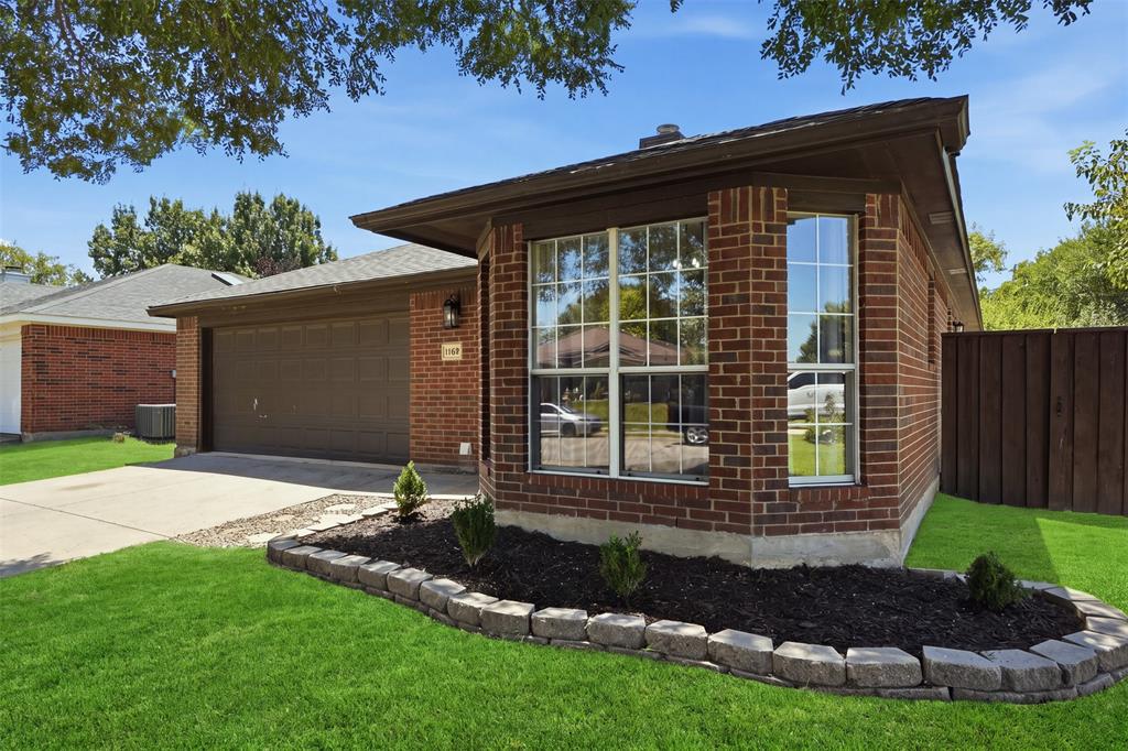 1152 Lake Bluff Drive