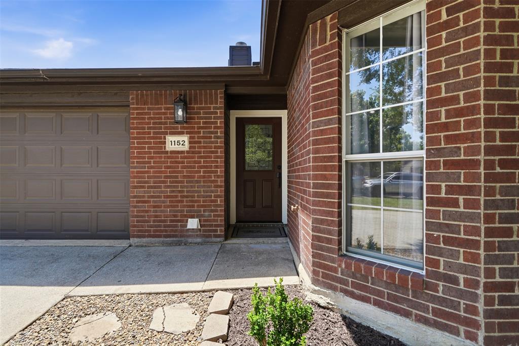 1152 Lake Bluff Drive