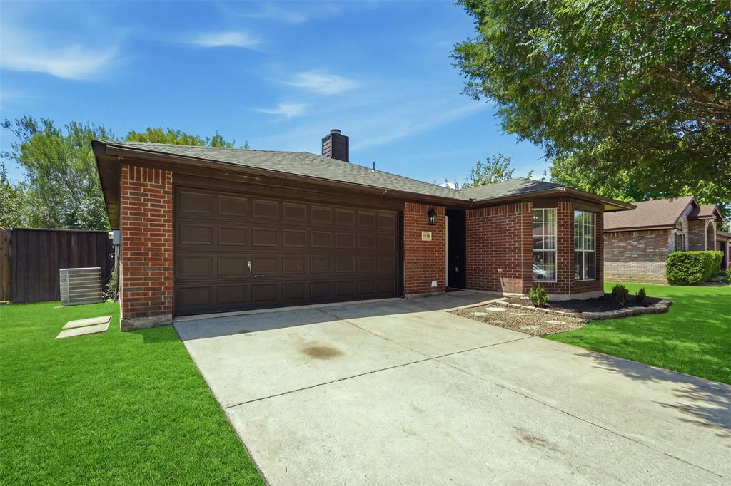 1152 Lake Bluff Drive