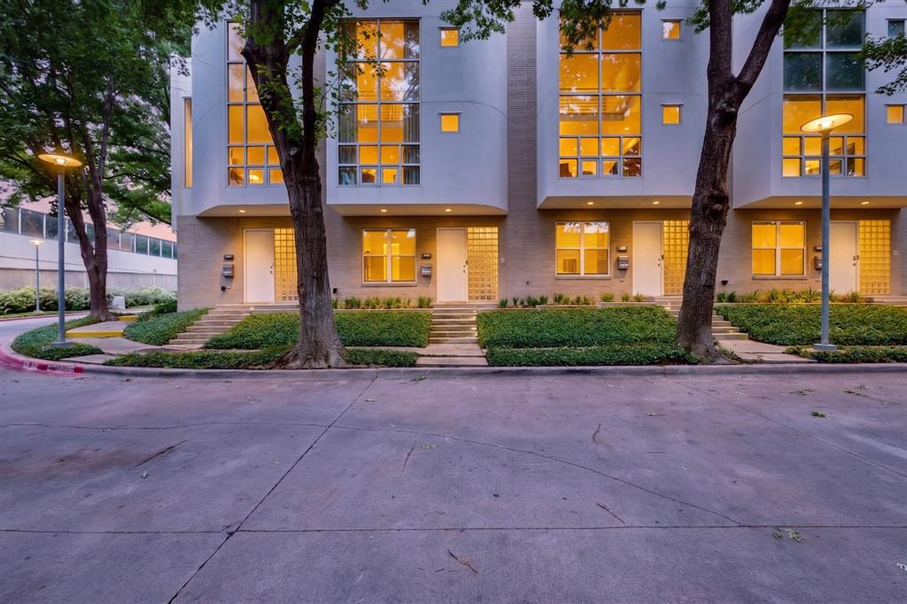 Parkwood Twnhms - Residential