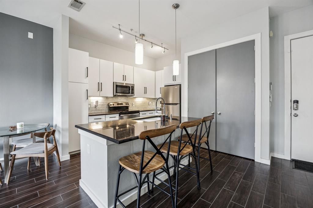 Mercer Square Condos - Residential