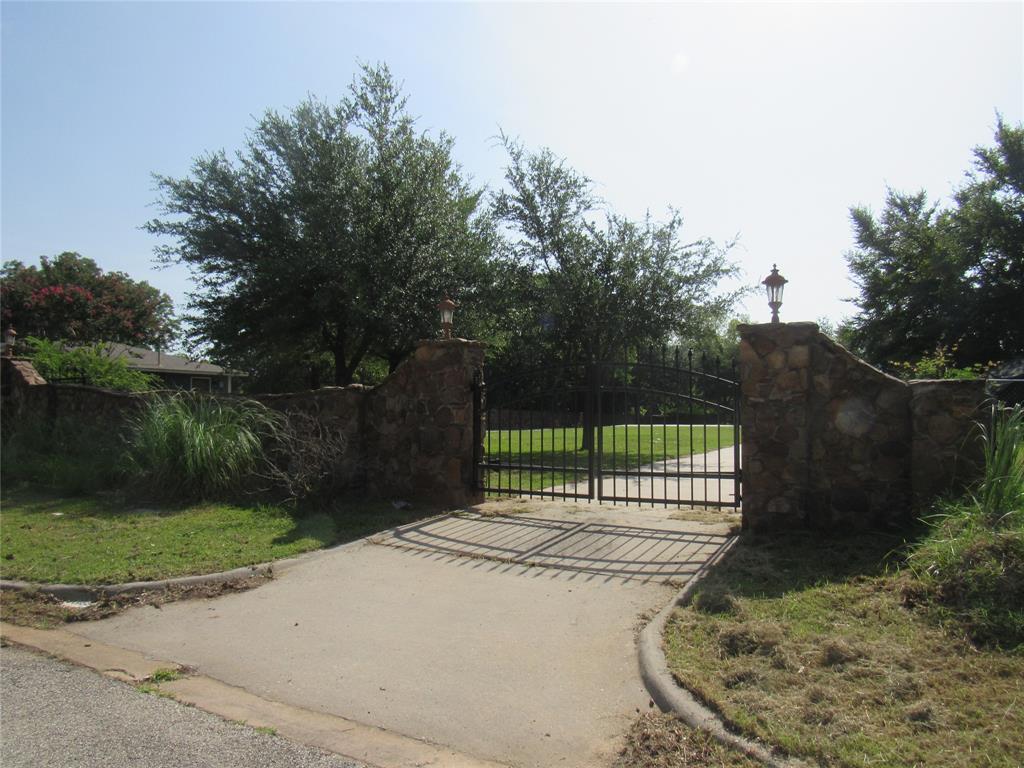 2206 Bluebonnet Avenue