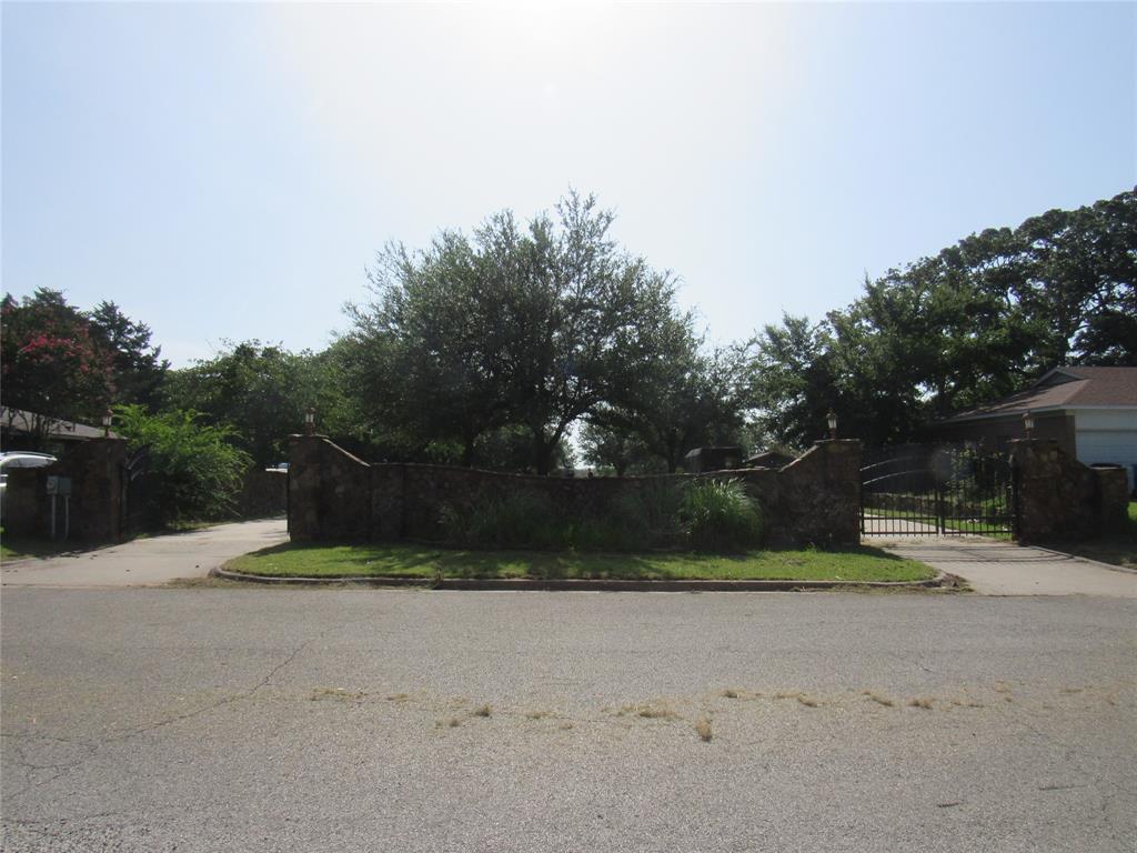 2206 Bluebonnet Avenue