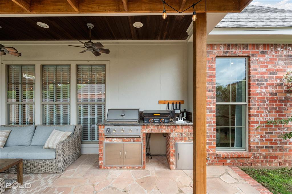 Bossier City, Louisiana 71111, United States, 3 Bedrooms Bedrooms, ,3 BathroomsBathrooms,Residential,Pending,122256