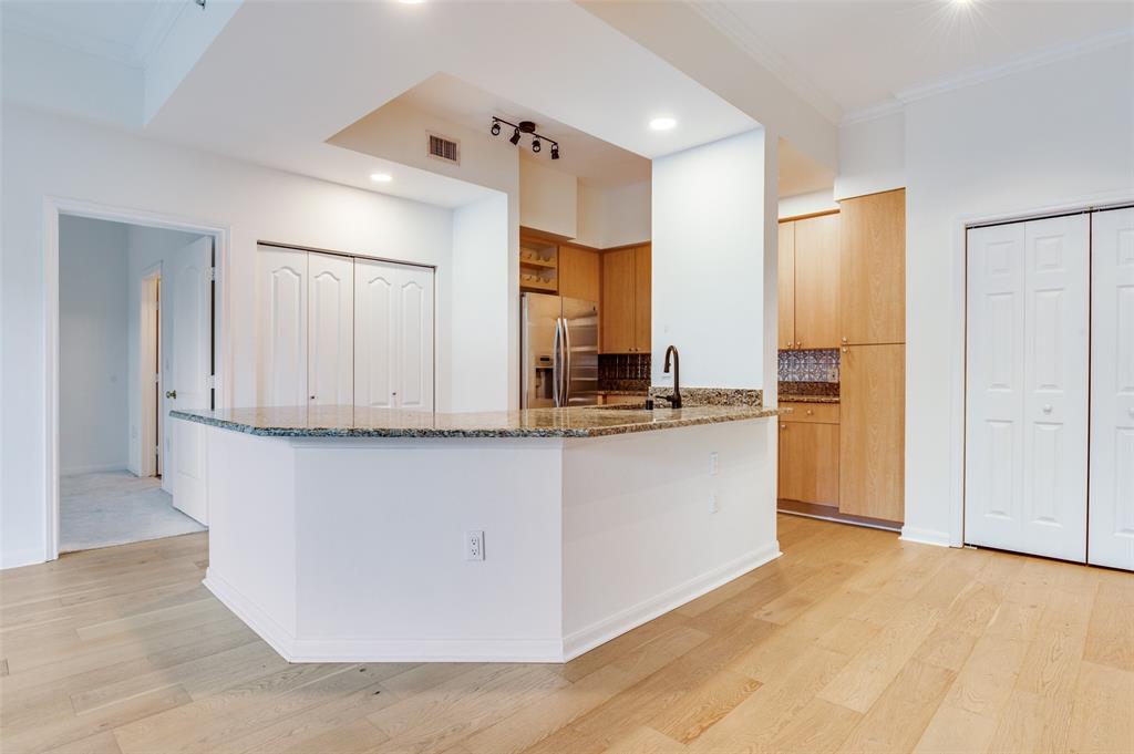 Renaissance Trutle Crk Condo - Residential