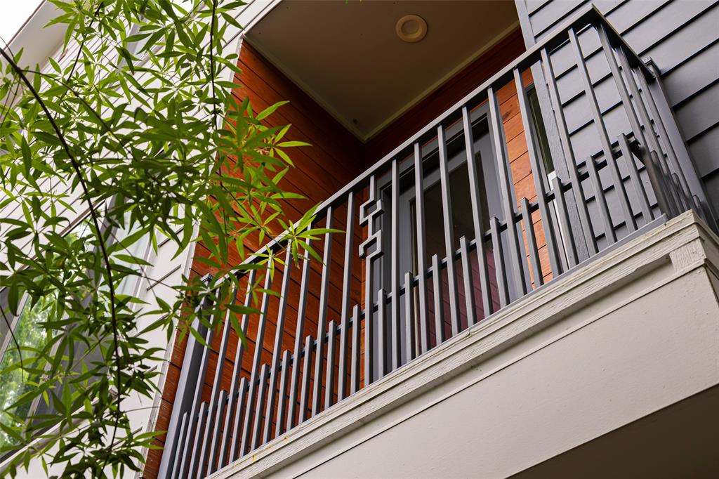 6004 Hudson Street Condos - Residential
