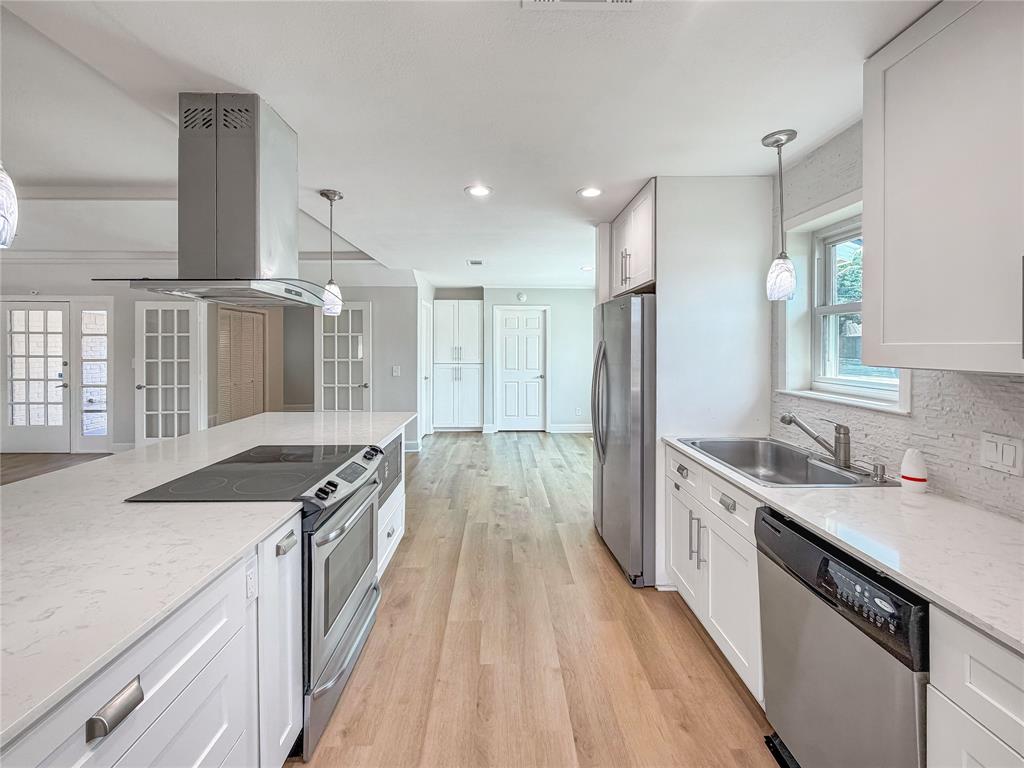 100 W Pleasantview Drive