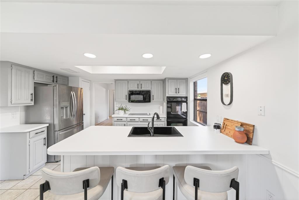 3220 Topaz Way