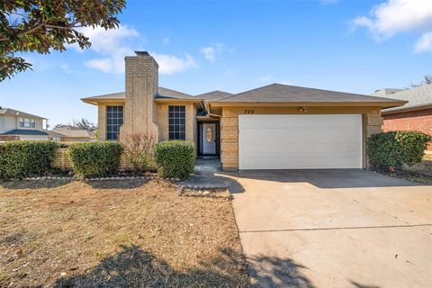 720 Sandy Trail Fort Worth TX 76120