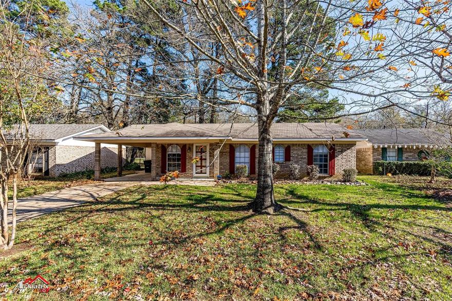 3 Bedroom 1.5 bath, Single Family Residence in Forbing Woods.  All Parties who will be responsible for rent must complete an application with a fee of $25 per person above the age of eighteen (18).  Pets at owners' discretion - non-refundable - $350 per pet deposit - size limit.