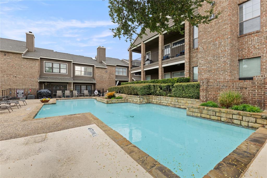 Cobblestone Square - Residential