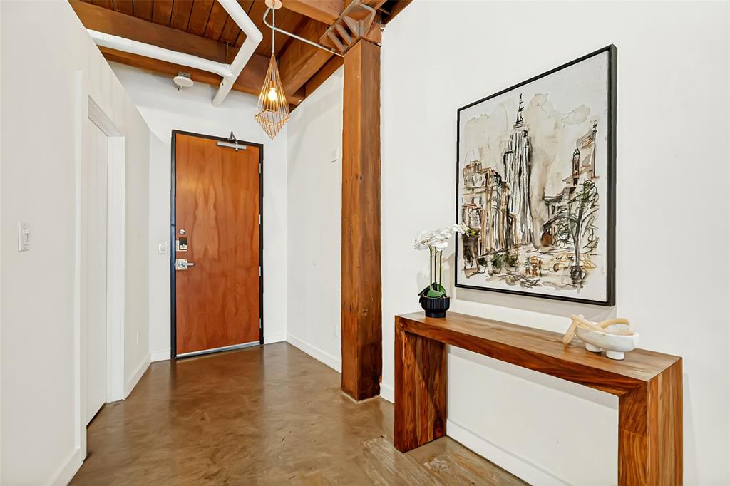 509 Elm Place Residence Condo - Residential