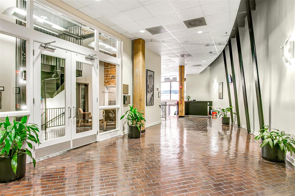 509 Elm Place Residence Condo - Residential