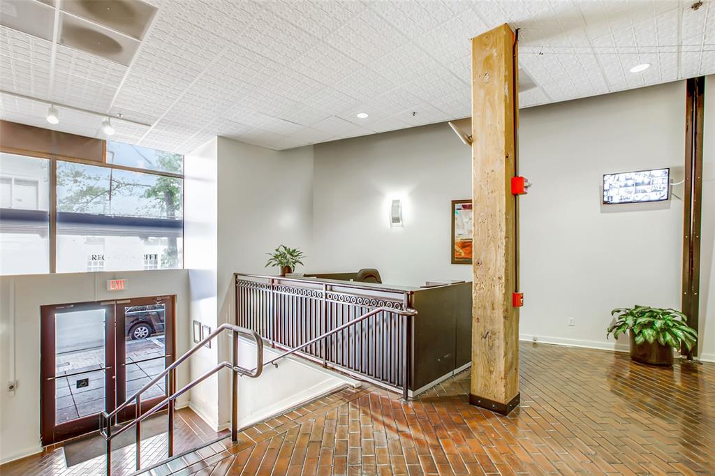 509 Elm Place Residence Condo - Residential