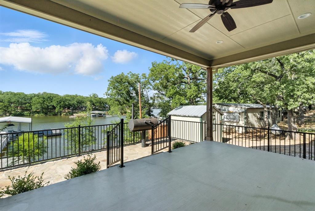 216 Private Road 1735