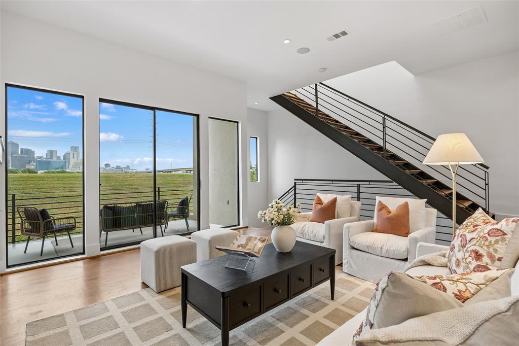 433 Trinity River Circle
