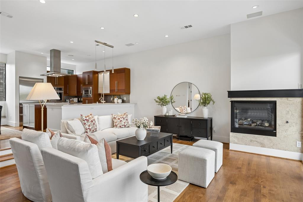 433 Trinity River Circle