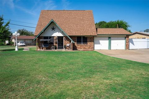 524 S Hampshire Street Saginaw TX 76179