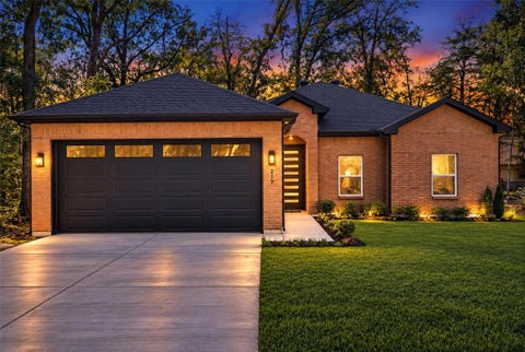 Photo of 219 W Beachwood Loop, Trinidad, TX 75163 (MLS # 21374106)