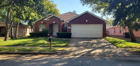 Photo of 502 Darlene Trail, Euless, TX 76039 (MLS # 21224684)