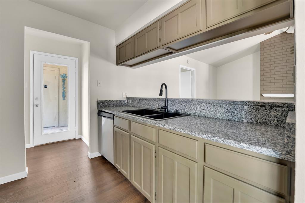 728 Woodland Court
