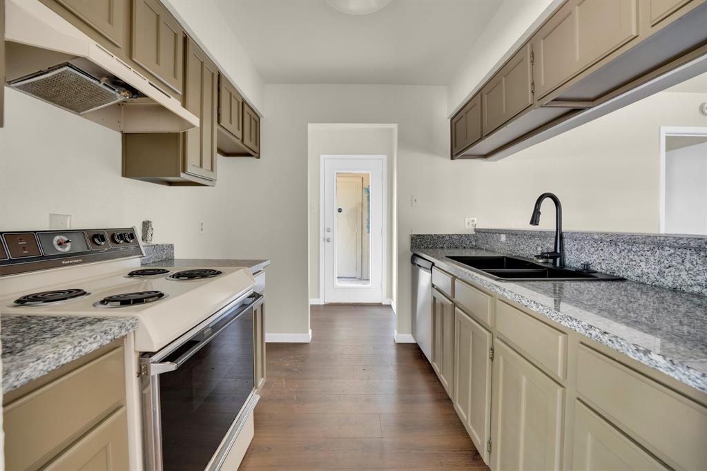 728 Woodland Court