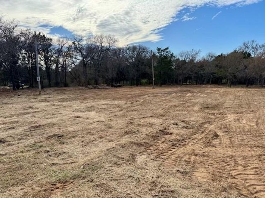 2.388-acre tract in Whitesboro, TX with no known restrictions. Cleared and ready for your vision- mobile home, barndominium, or custom build. Utilities available at the road. Conveniently located just off Highway 82 for easy access. Situated in a rapidly growing area near Sherman, making this an excellent opportunity for investment or country living with nearby city conveniences.