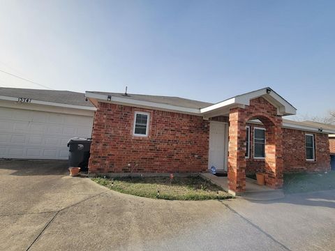 Tiny photo for 13741 Biggs Street, Dallas, TX 75253 (MLS # 21100536)